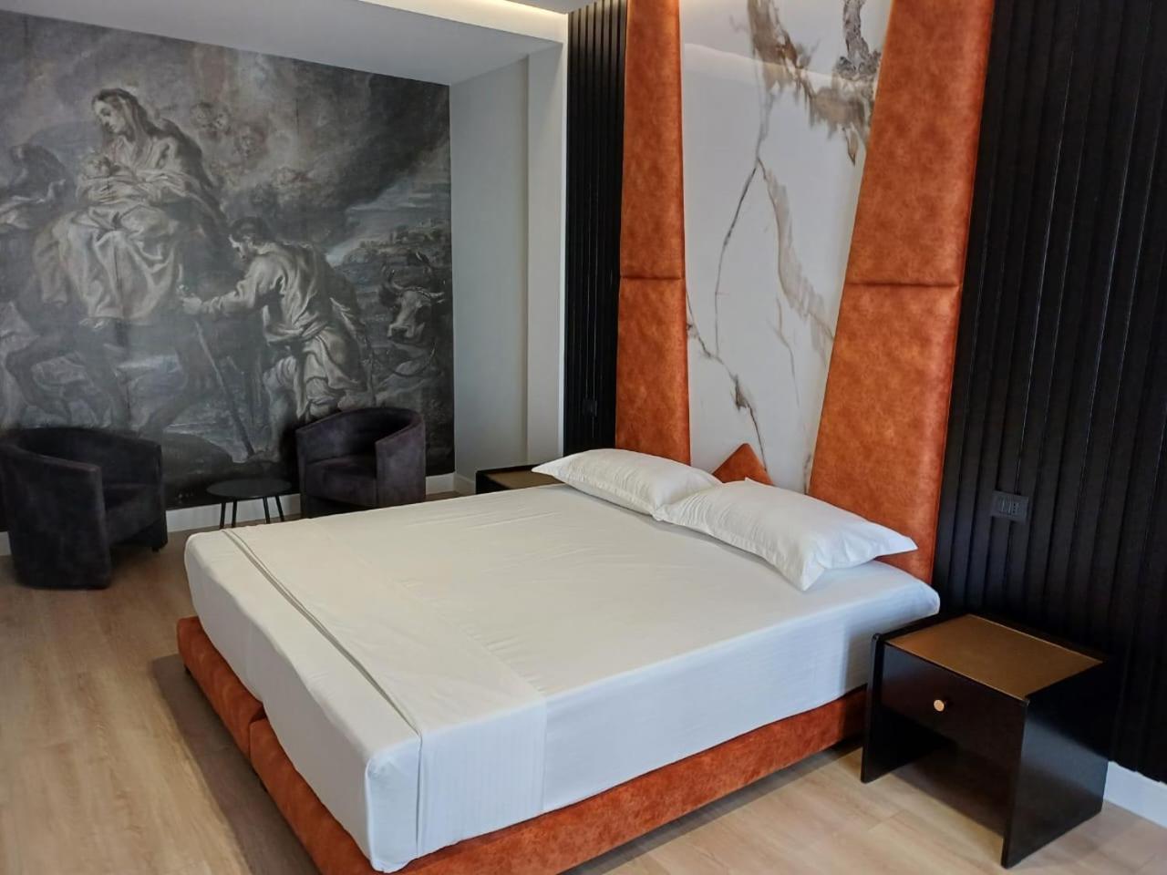 Oxygen Boutique 4* Tirana